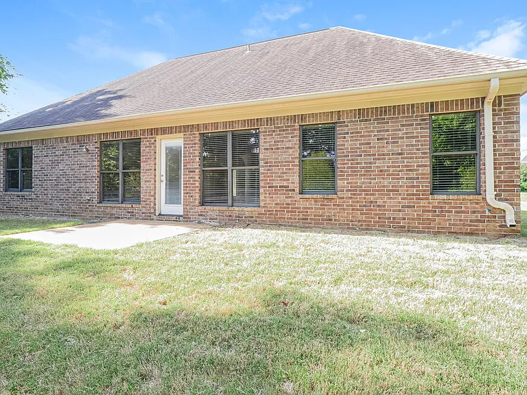 60 Willow Crest Cv — Photo 17