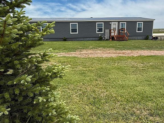 3rd image of 22124 Saddle Rd