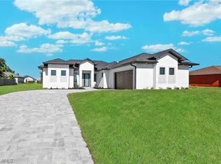 317 NW 10th Ter, Cape Coral, FL 33993