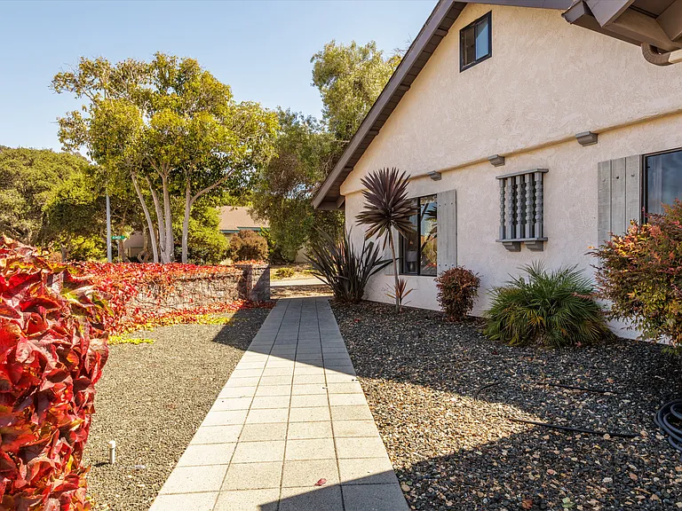 2471 Tierra Dr — Photo 13
