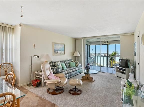 4th image of 897 Collier Ct #4-601