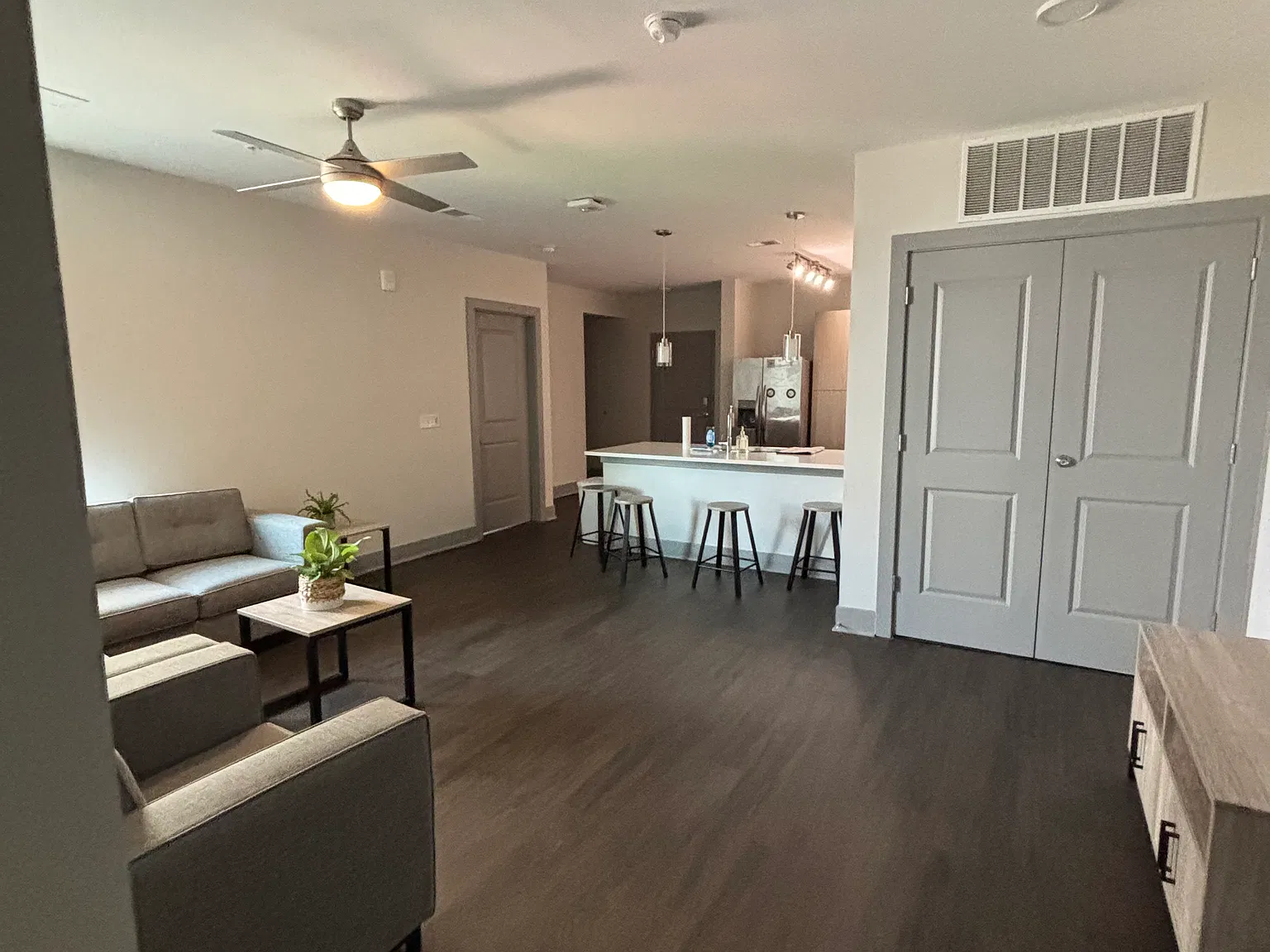 1 bed, 600 sqft, $1,275 — Photo 2