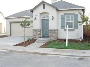 612 W Fontaine Ln, Clovis, CA