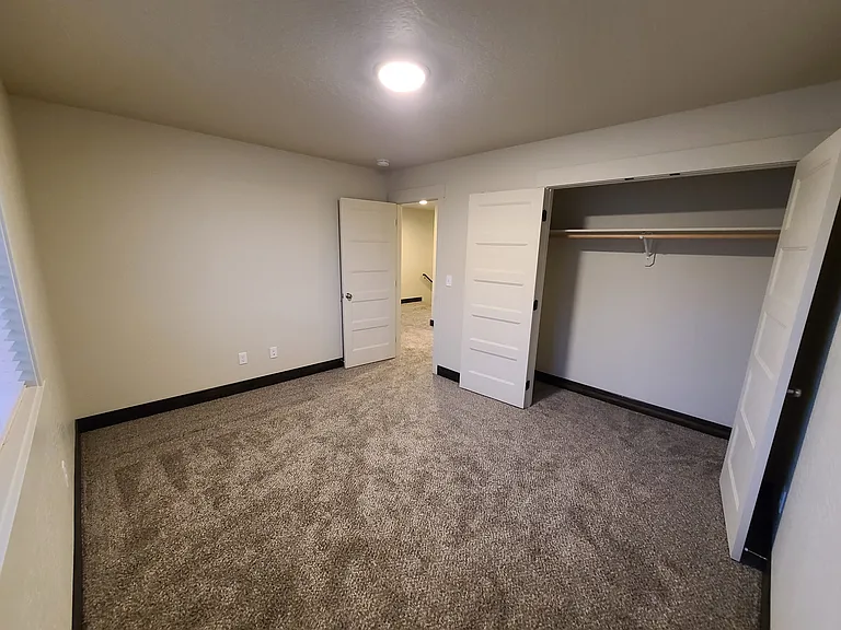 1227 Edwards Ln — Photo 22