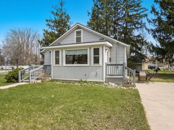 602 E Cayuga St, Bellaire, MI 49615