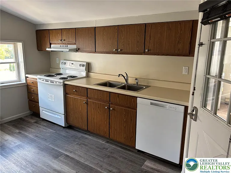 3951 Mountain View Dr — Photo 8