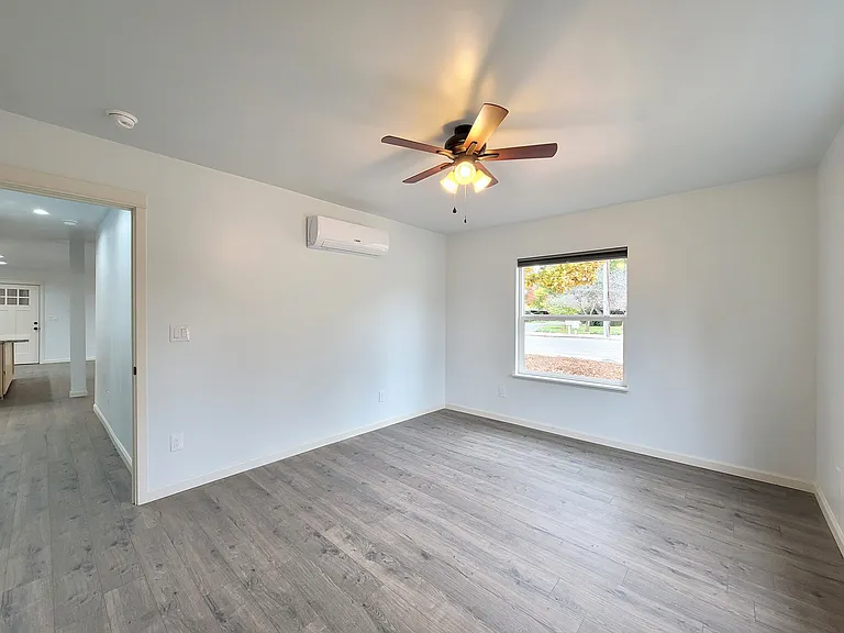 380 W Lassen Ave — Photo 8