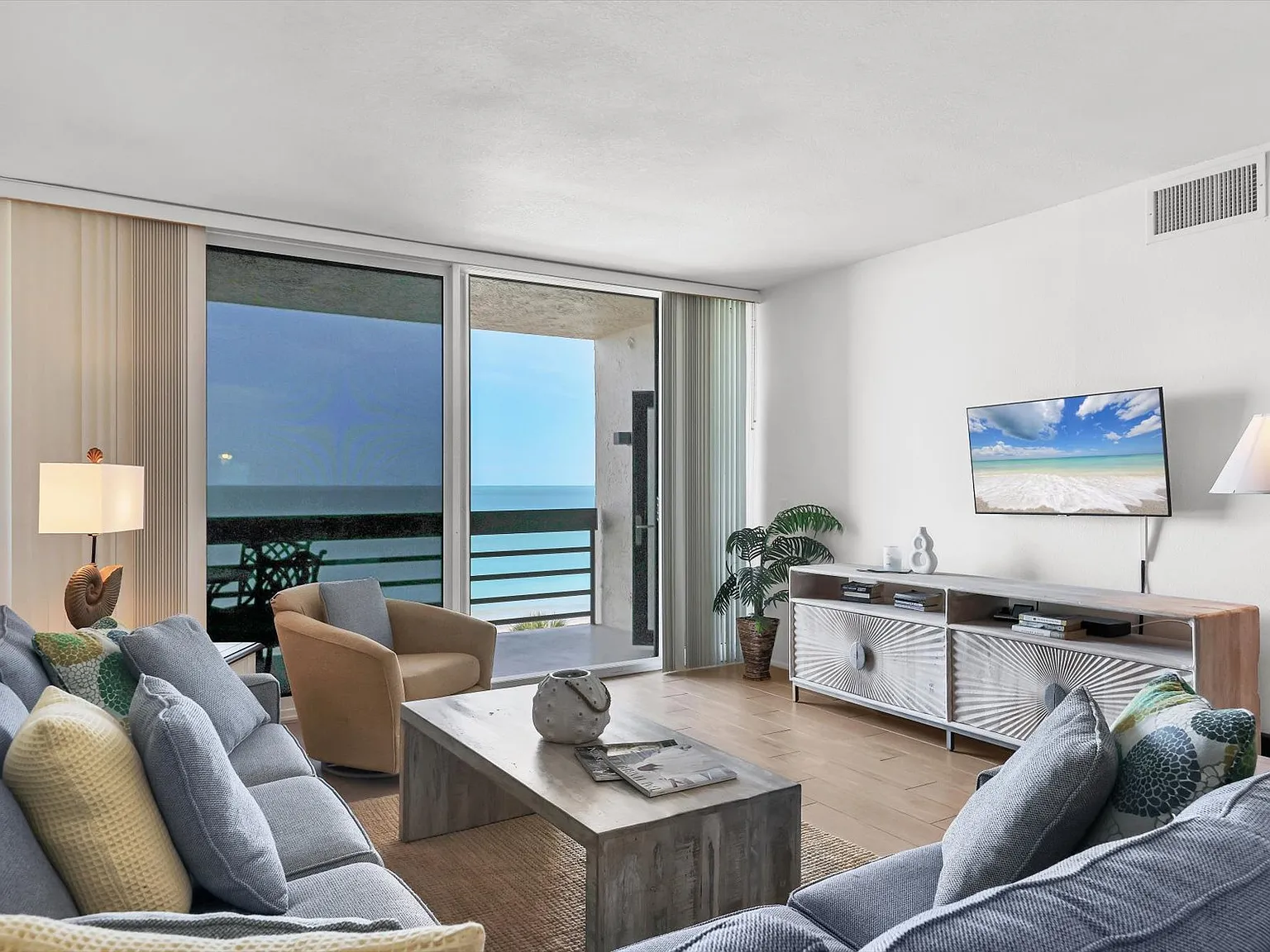 2 bed, 1392 sqft, $8,850 — Photo 3
