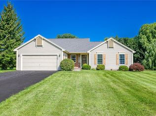 1304 Akers Mill Rise, Webster, NY 14580