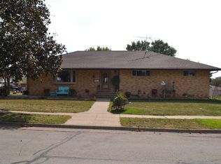 719 7th Ave SE, Dyersville, IA 52040