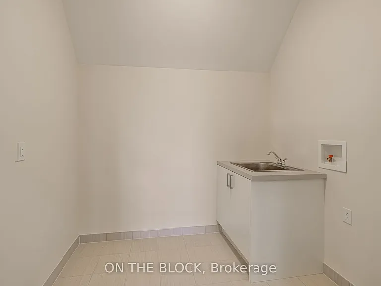 24 Whitewood Dr — Photo 5