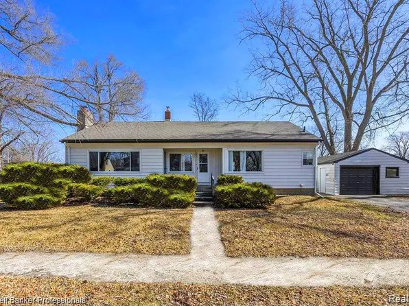 48 Linabury Ave, Waterford, MI 48328