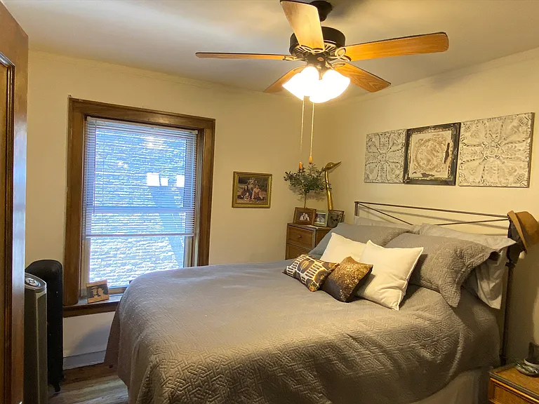 520 W Belden Ave — Photo 7