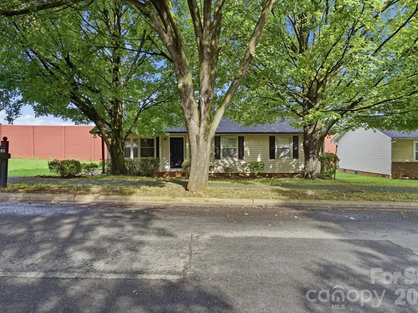 1501 Whisnant St, Charlotte, NC 28206