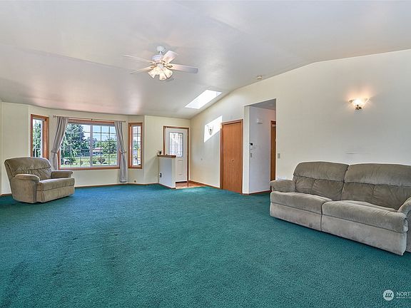 4th image of 6303 152nd Avenue NE
