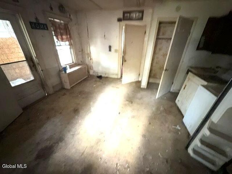 4th image of 702 3rd Avenue