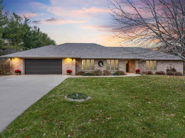 3350 Kenruth Cir NE, Iowa City, IA 52240