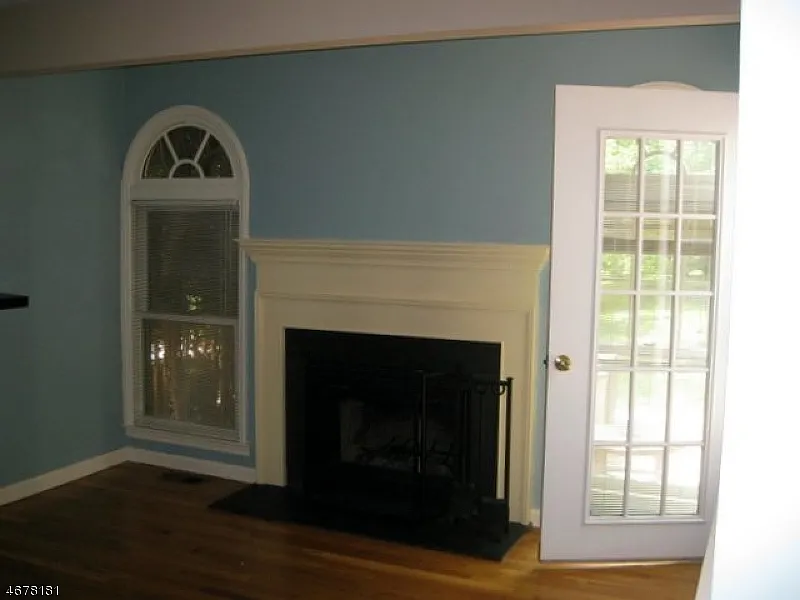3 bed, 2.5 bath, $3,690 — Photo 4