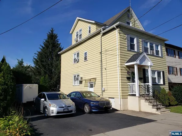 44 Koster St, Wallington, NJ 07057