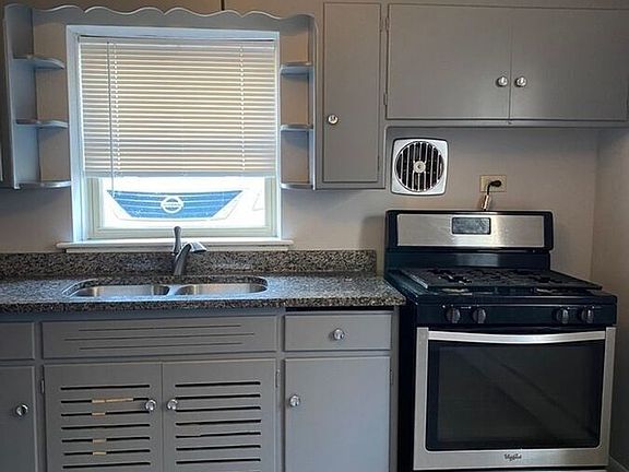 2nd image of 9524 S Troy Ave Unit Gs