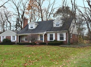 4250 W Newland Dr, West Bloomfield, MI 48323