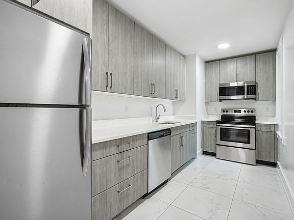 4th image of 20-43 Seagirt Blvd #4F