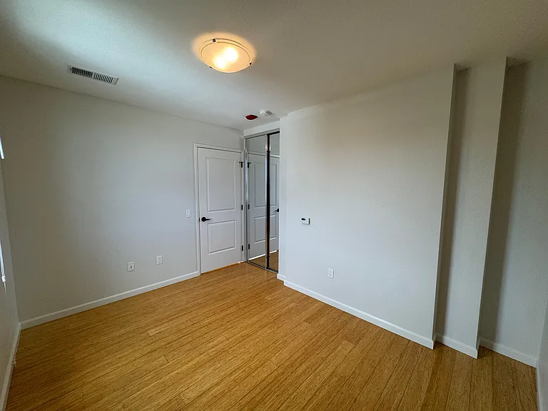 Addison Arts Apartments — Photo 193
