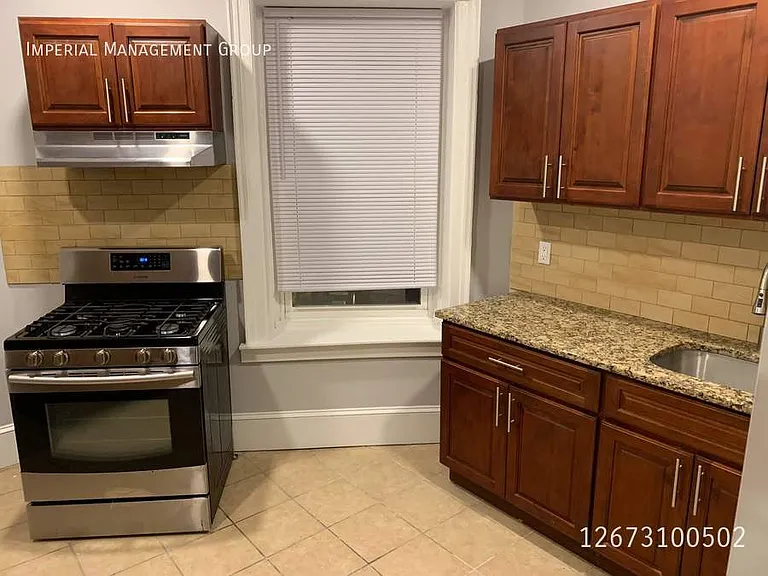 536 W King St #B6 — Photo 16