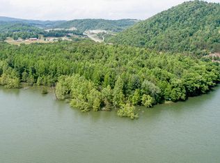 605 Bullen Valley Rd, Thorn Hill, TN 37881