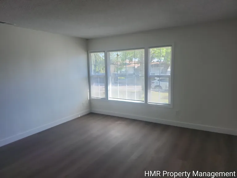 8760 Church St — Photo 24