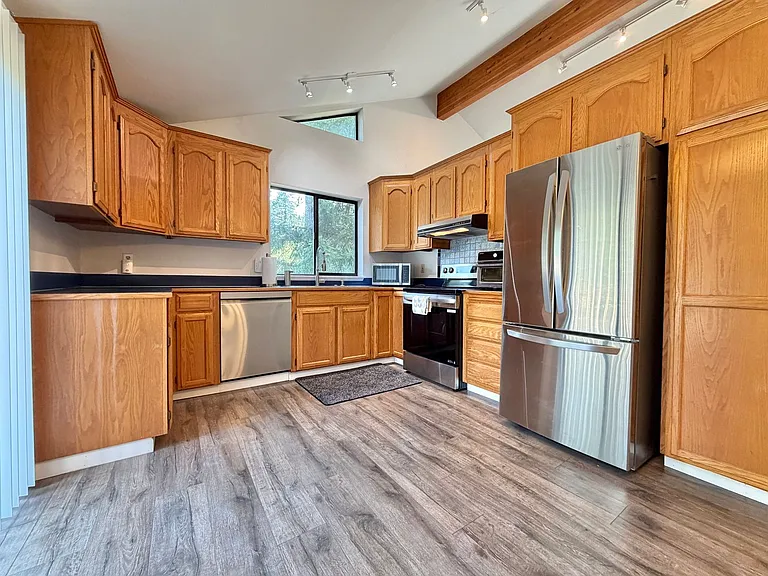 13327 NW Coho Run — Photo 4