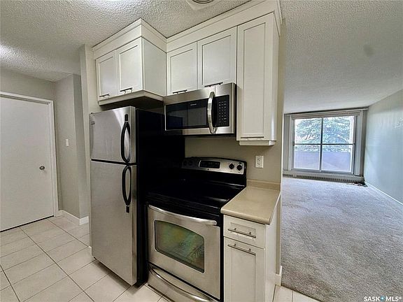 3rd image of UNIT 206-4615 Rae STREET
