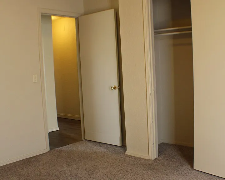 1312 W Pittsburg St — Photo 11
