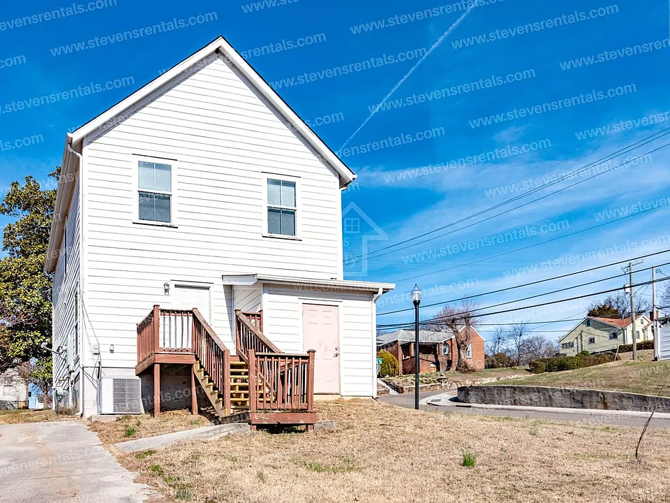 800 Knoxville College Dr