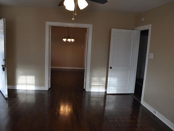 3rd image of 1110 Brown St