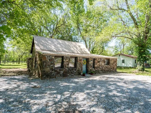 1561 E Pine St, Westville, OK 74965