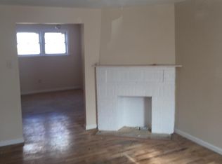 7033 Clover Ln, Upper Darby, PA 19082