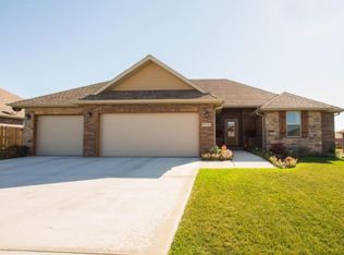 3748 W Cobblefield St, Springfield, MO 65807