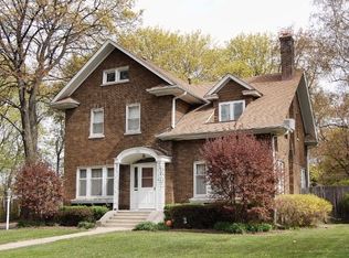 350 Glendenning Pl, Waukegan, IL 60087