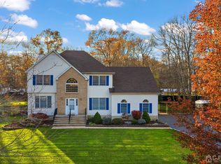 423 Spotswood Gravel Hill Rd, Monroe Township, NJ 08831