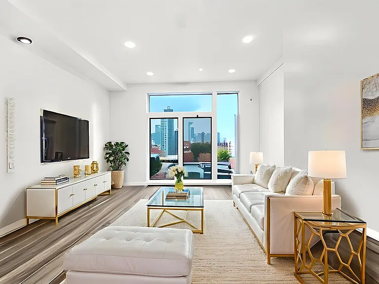 97 Grand Ave #9B — Photo 2