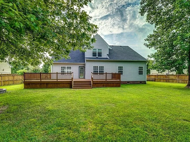 1516 Clearwater Ln — Photo 3