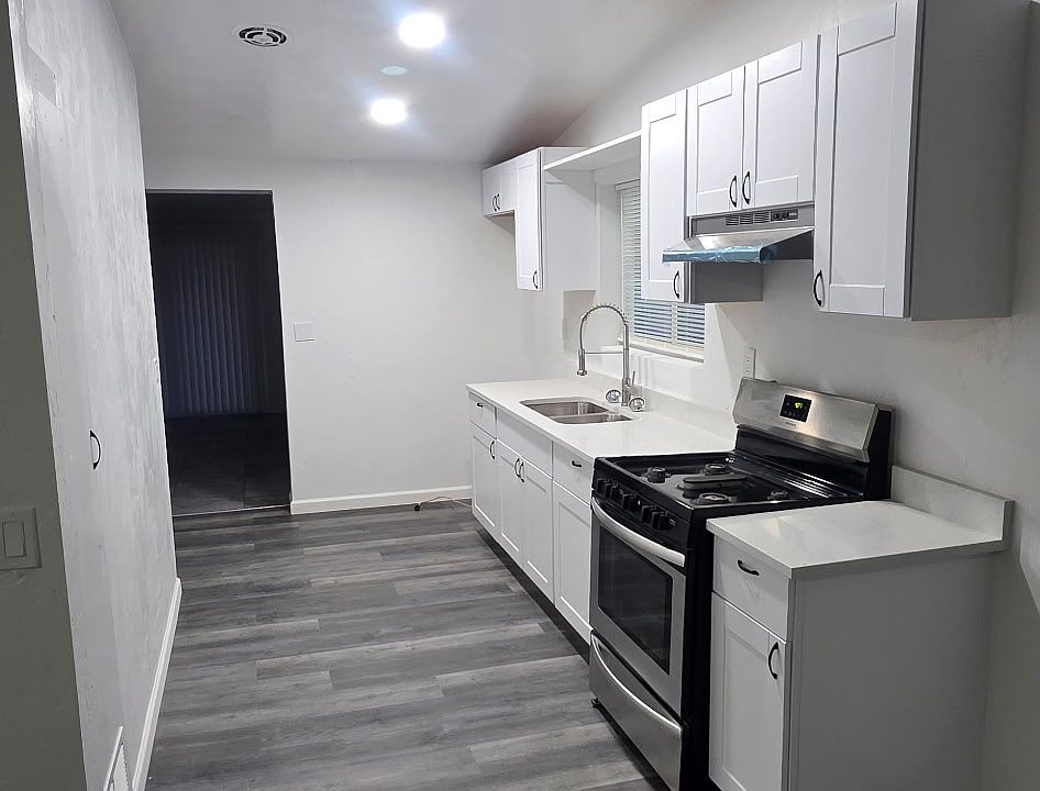 1st image of 6044 E 20th St