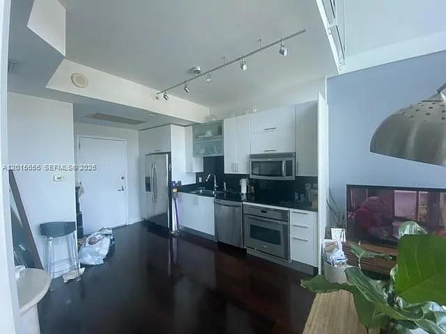 Infinity At Brickell Cond — Photo 4