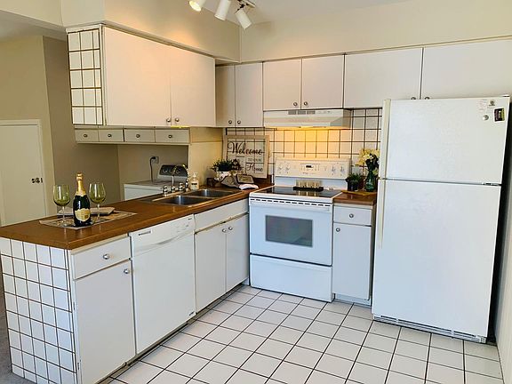 4th image of 3305 Beacon St Unit 68