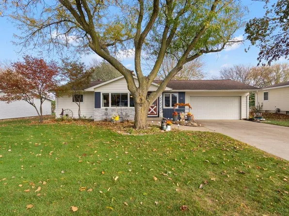 401 Ridgeway St, Denver, IA 50622