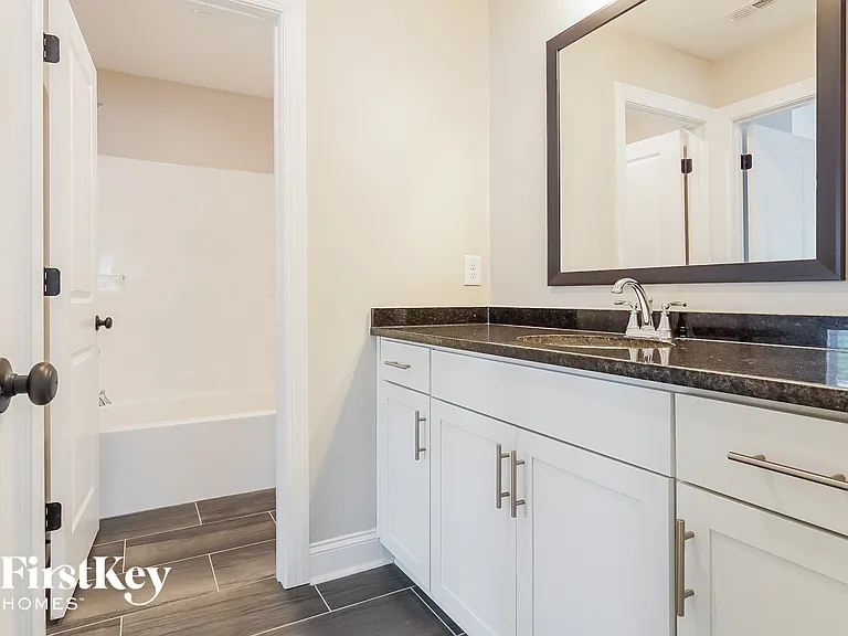 1052 Crestview Rdg — Photo 14