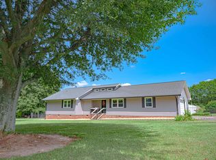 174 Grandview Dr, Inman, SC 29349