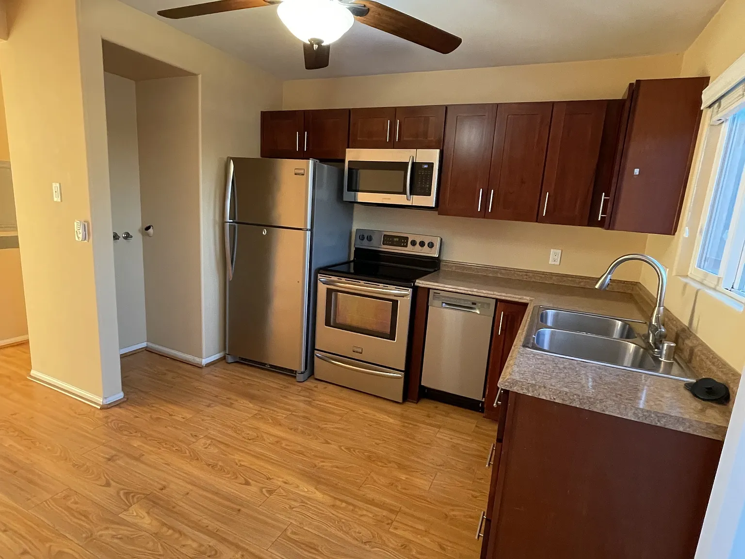 225 Ventura - 225 — Photo 2