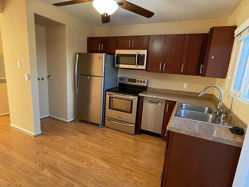 225 S Ventura Rd #100